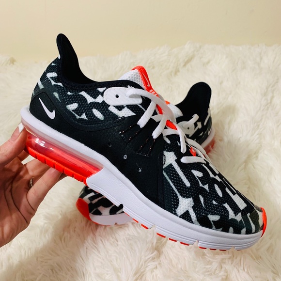 Nike Shoes - NEW Nike Air Max Sequent 3